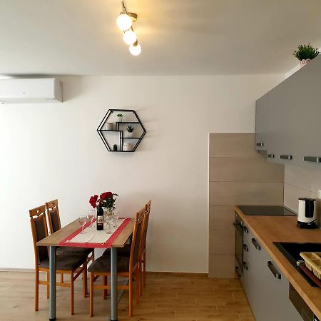 Apartment Mon Cheri-Located In A Quiet Neighbourhood Near Beaches Free Parking PUY Eksteriør bilde