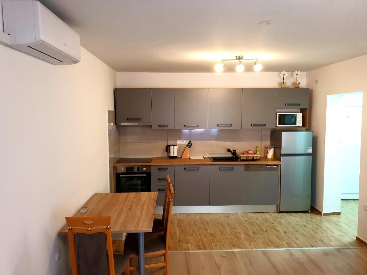 Apartment Mon Cheri-Located In A Quiet Neighbourhood Near Beaches Free Parking PUY Eksteriør bilde